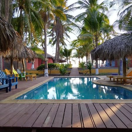 Hotel Pez De Oro Монтерико Екстериор снимка